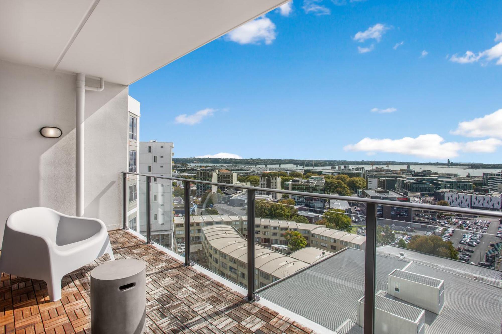 Skyline Serenade Apt With Skycity View And Parking Окленд Экстерьер фото